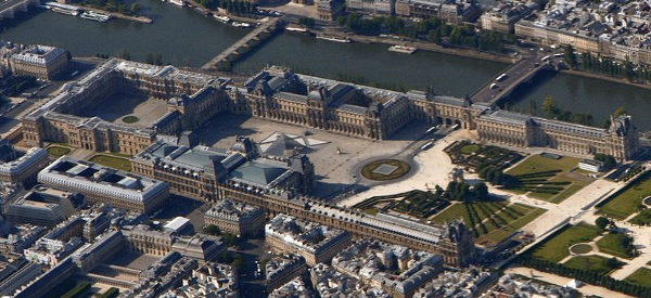Le Louvre vue du ciel